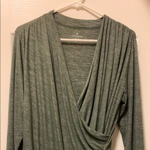 Athleta odyssey wrap Medium
